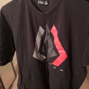 Black volcom T shirt